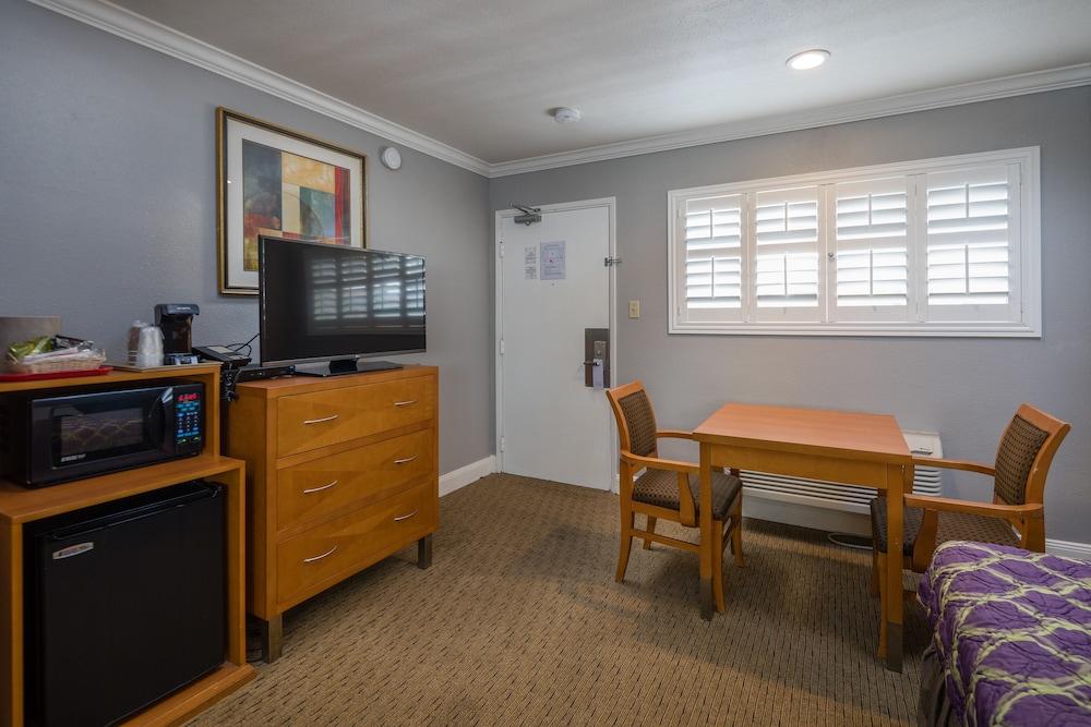 SOMA Park Inn – Civic Center photo 12