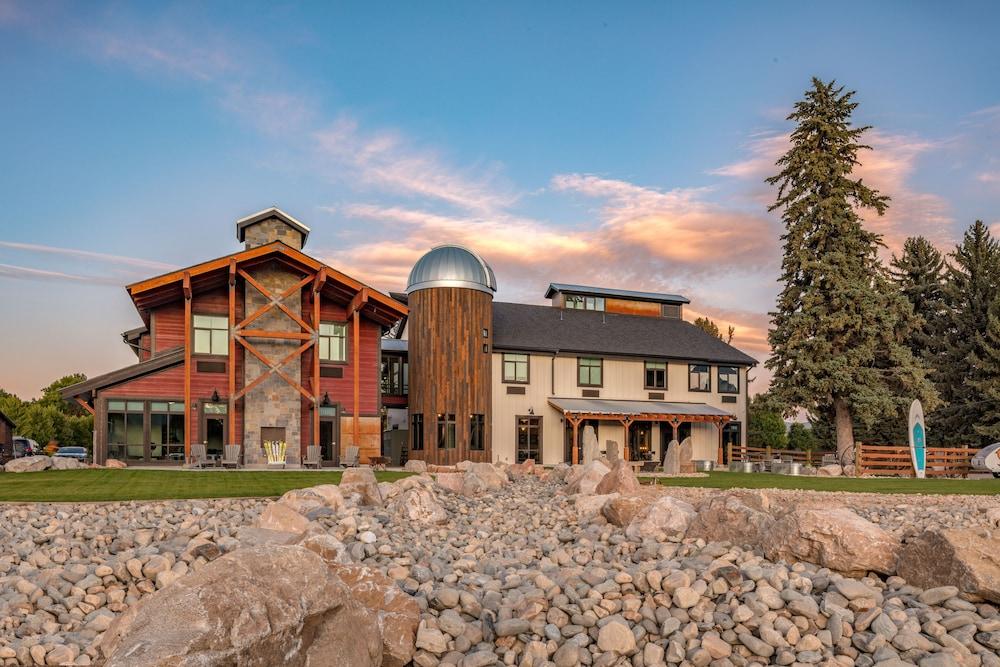 Compass Rose Lodge photo 25