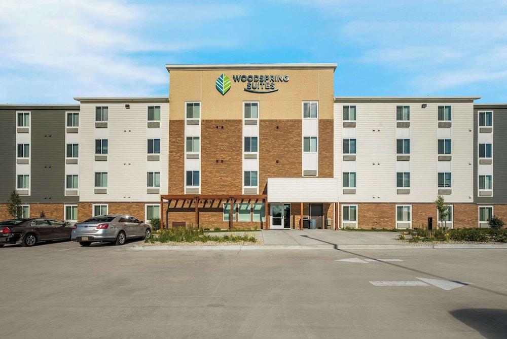 Woodspring Suites Milwaukee - Menomonee Falls photo 37