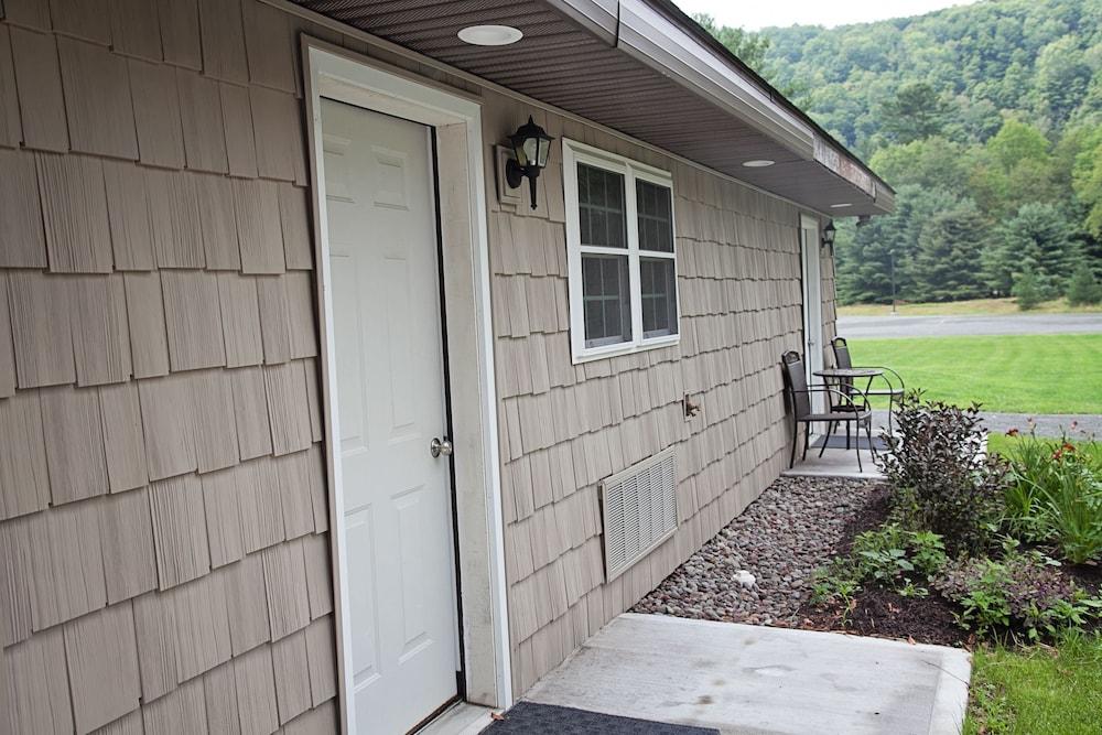 Blue Hill Lodge photo 68