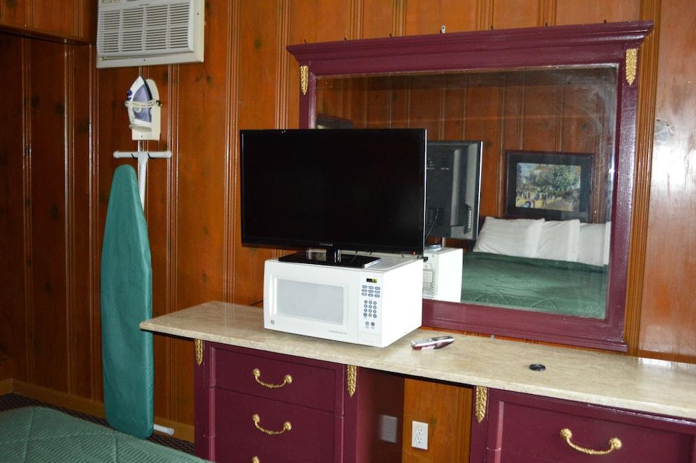 Great Lakes Motel photo 8