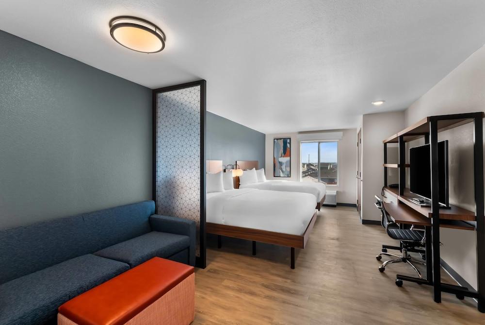 Everhome Suites Bastrop photo 12