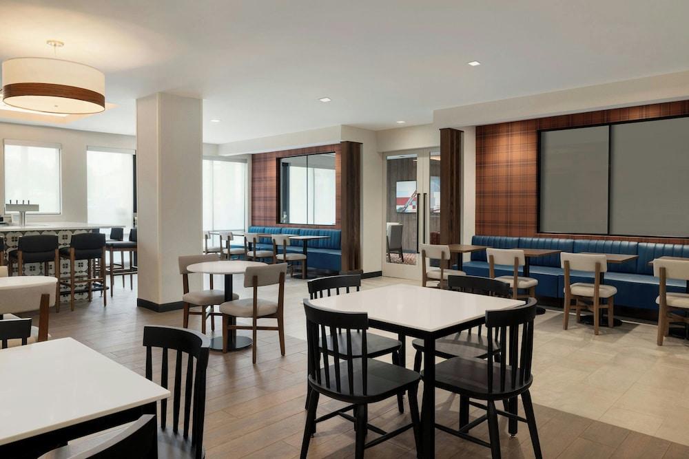 Towneplace Suites By Marriott Lancaster, PA photo 28