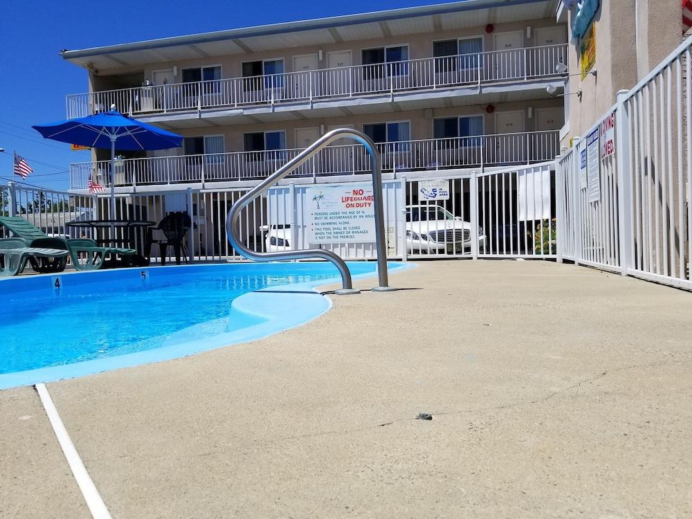 Bay Breeze Motel photo 15