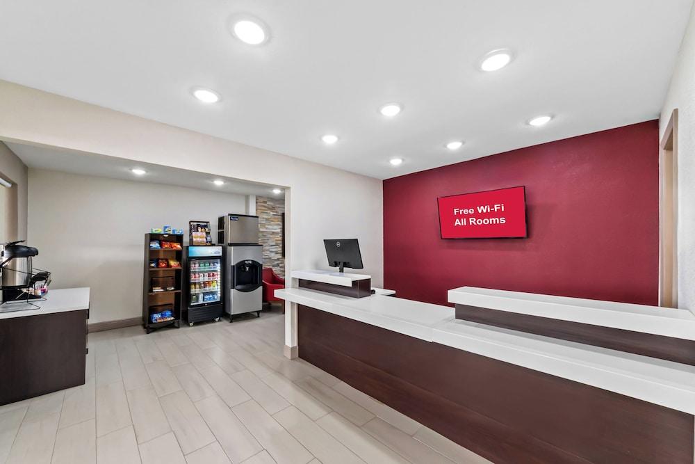 Red Roof Inn Del Rio photo 32