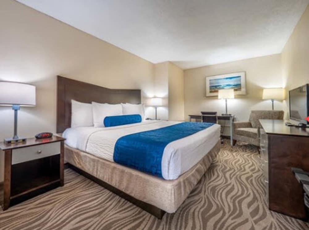 The Breakers Hotel & Suites photo 61