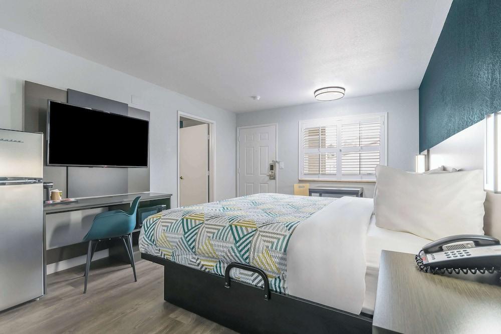 Studio 6 Suites Madera, California - Yosemite photo 10
