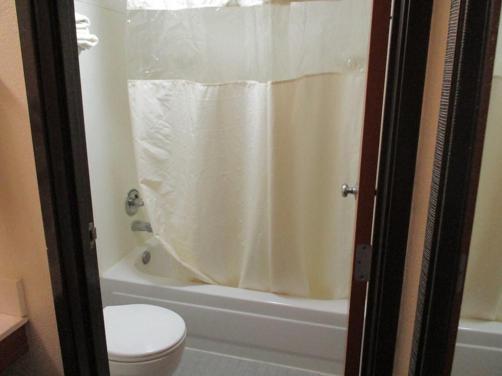 Northwoods Inn & Suites Blackduck photo 35