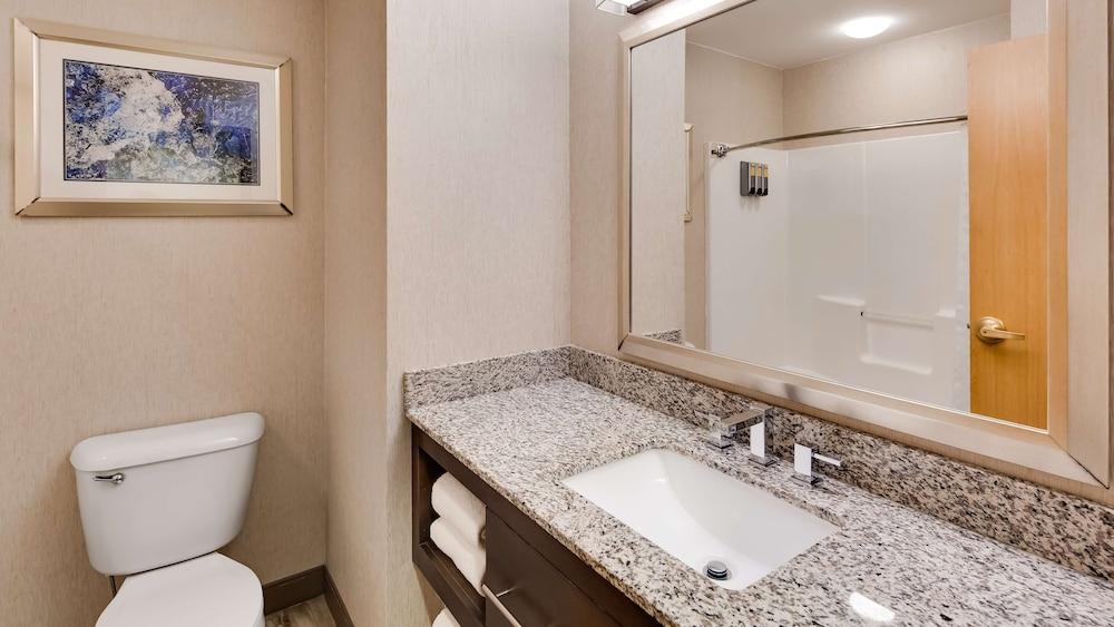 Best Western Plus River Escape Inn & Suites photo 26