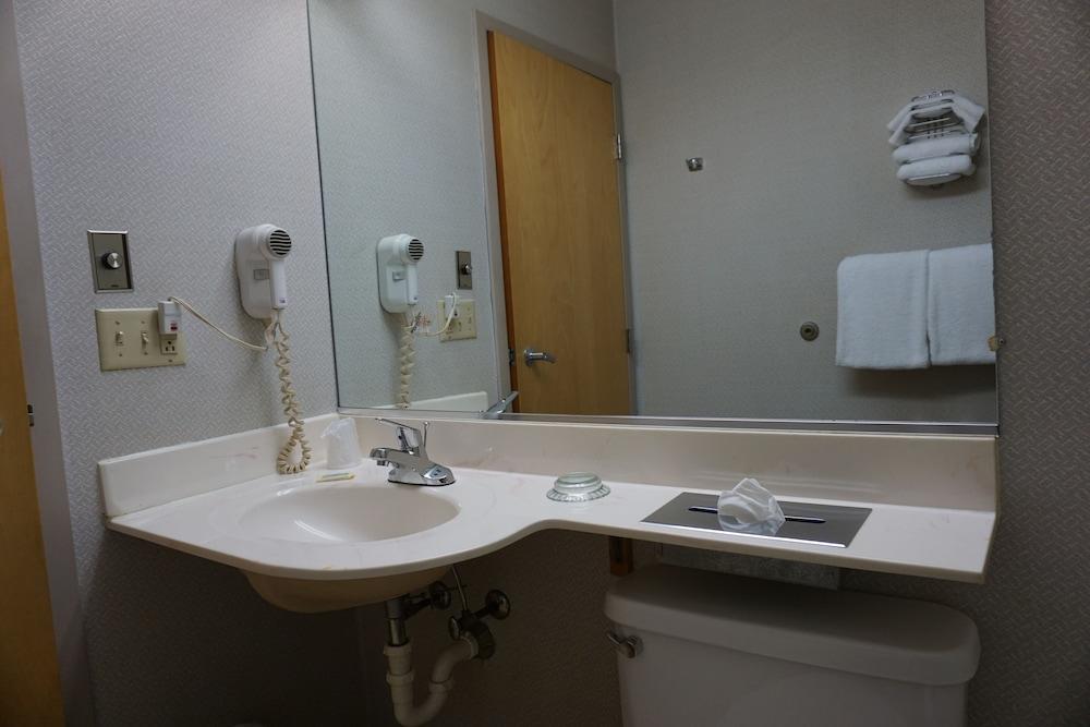 CenterWay Hotel Tonawanda photo 9