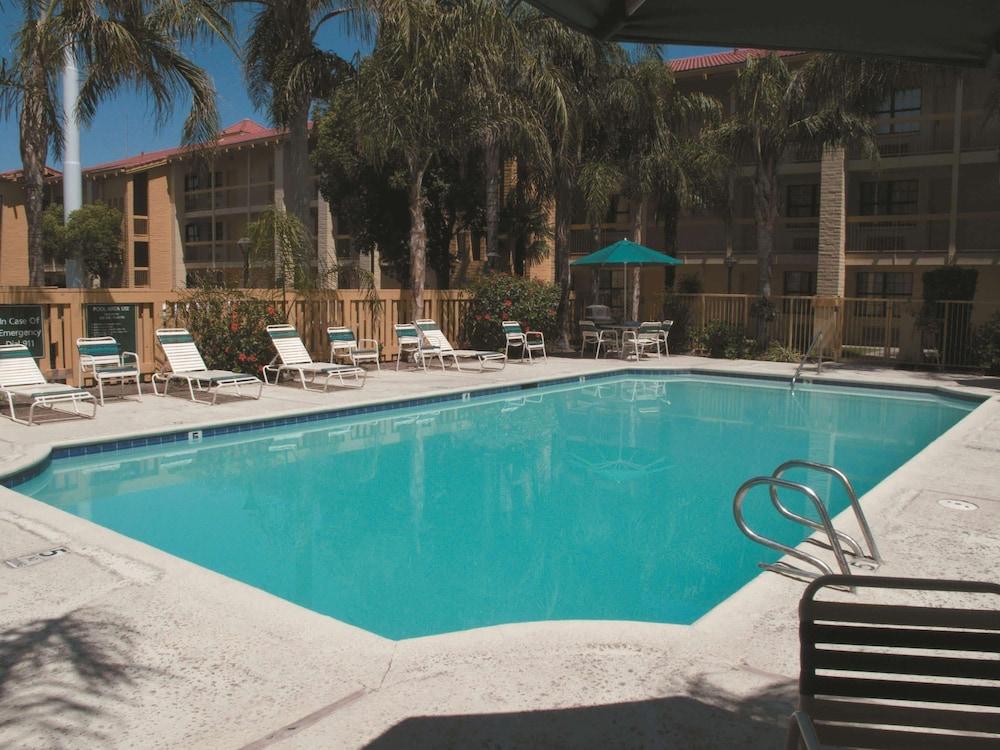 La Quinta Inn by Wyndham Bakersfield South photo 12