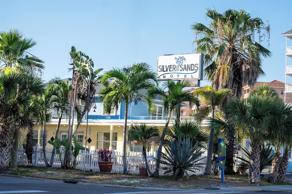 Silver Sands Motel photo 10