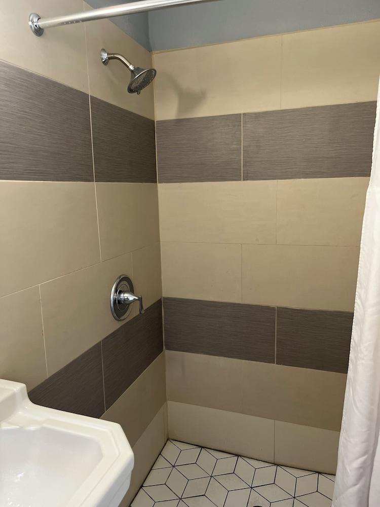 Budget Inn photo 10