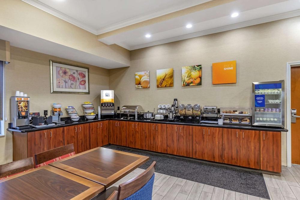 Comfort Inn & Suites Orangeburg photo 21