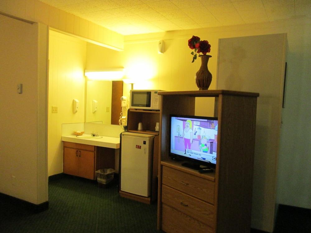 Town House Motel Inc photo 27