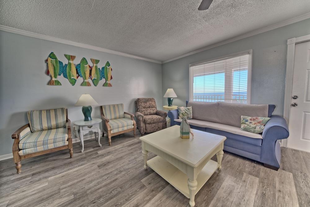 Pineapple Villas on Laguna Beach photo 42