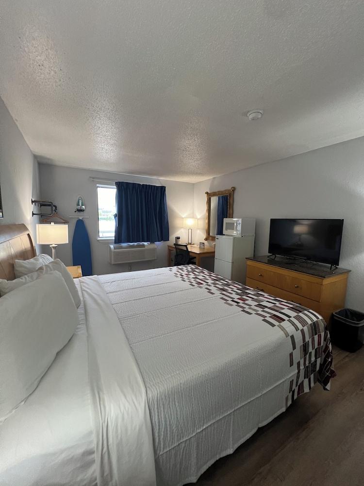 Economy 7 Inn - Norfolk photo 18