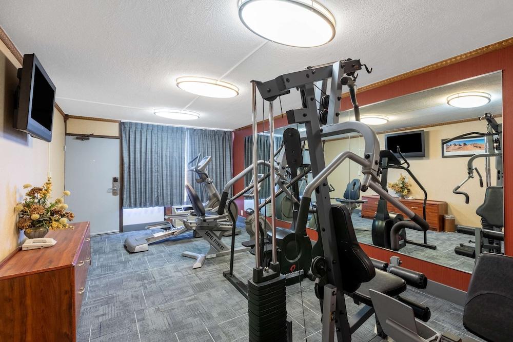 Howard Johnson by Wyndham Gillette photo 40