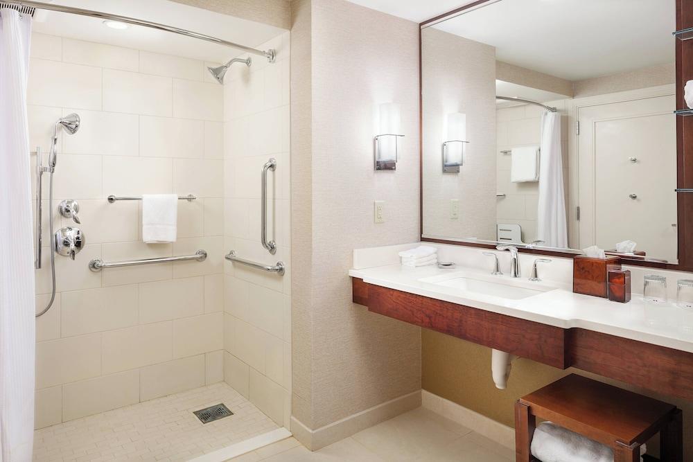 Marriott Milwaukee Downtown photo 30
