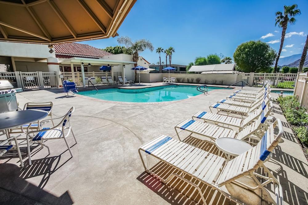 Desert Breezes Resort photo 29