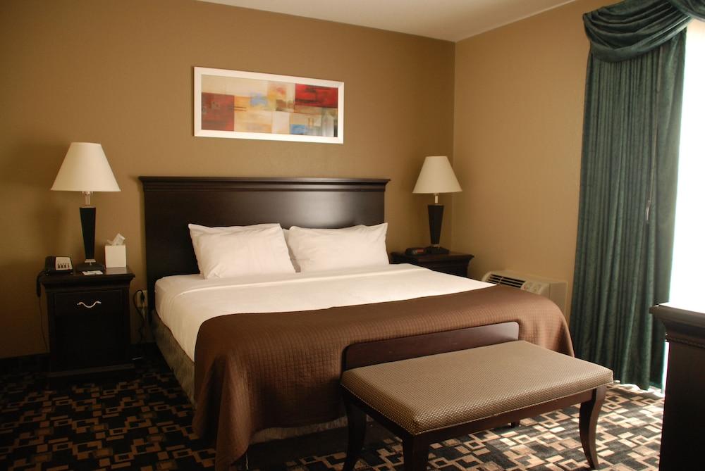 The Plaza Hotel & Suites Winona photo 21