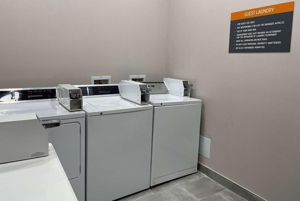 La Quinta Inn and Suites by Wyndham Schertz-San Antonio-Selma photo 10