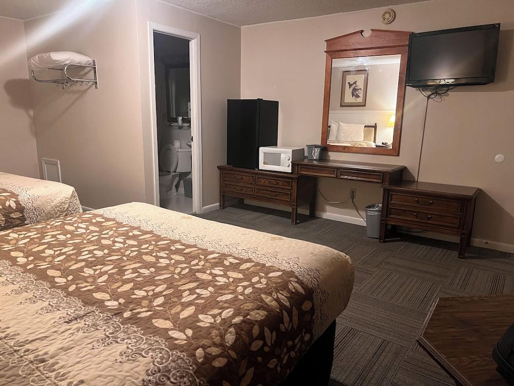 Dew Drop Inn Motel by OYO Miller SD photo 32