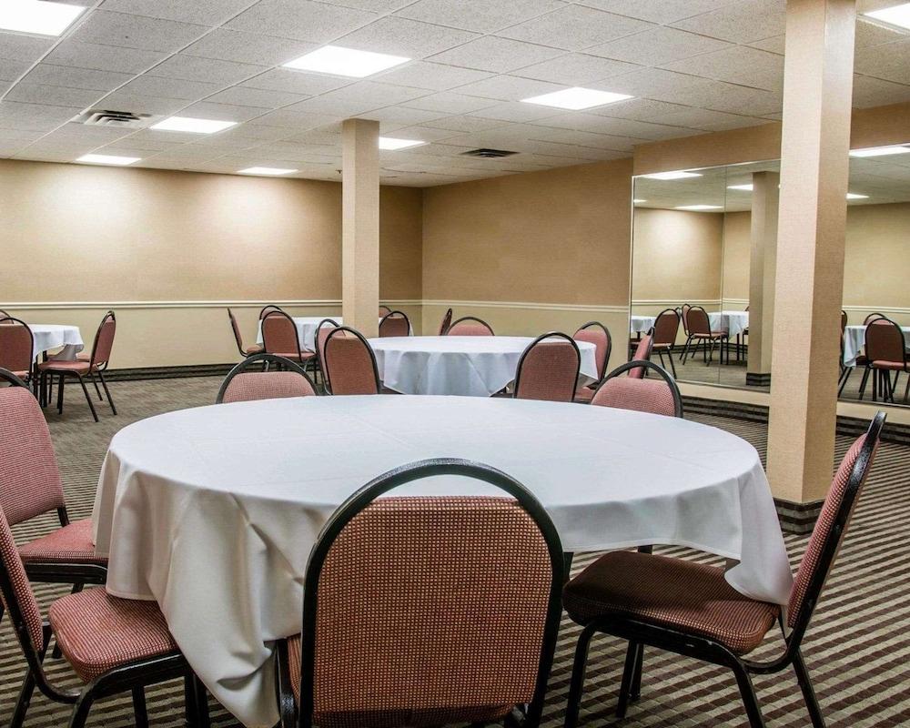 Wingate by Wyndham Livonia photo 35