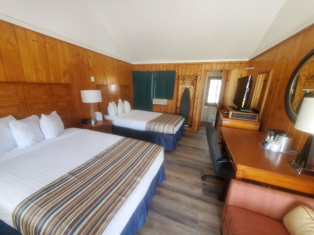 Bayview Lakefront Motel photo 4