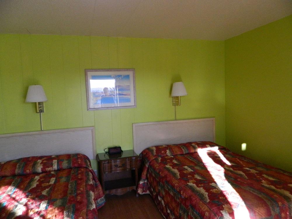 Marine Motel photo 10