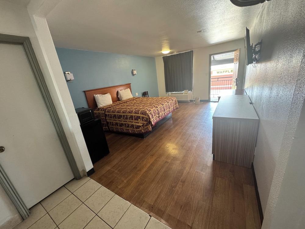 spanish trails inn photo 17