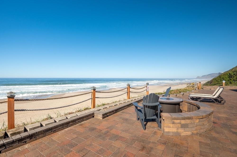 Sailor Jack's Oceanfront Inn photo 23