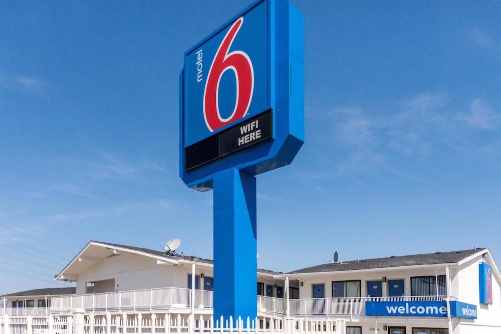 Motel 6 Fort Worth, TX - North photo 6