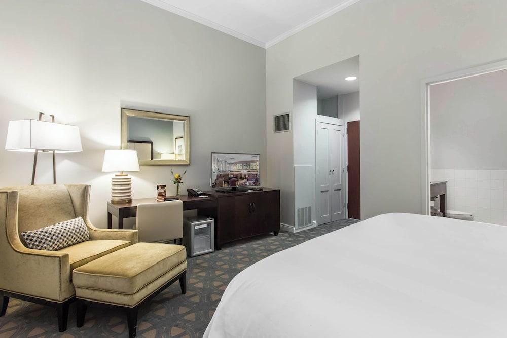 The Riverfront Hotel New Orleans photo 81