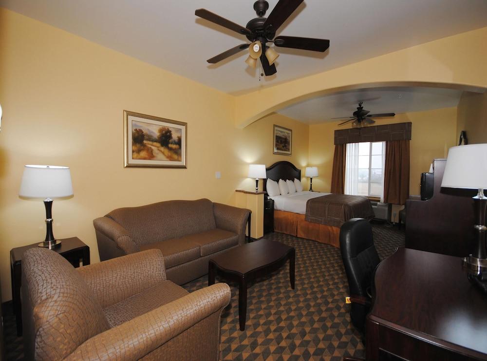 Best Western Plus Manvel Inn & Suites photo 17