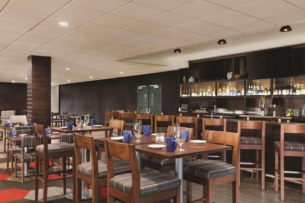Radisson Hotel Oklahoma City Airport photo 17