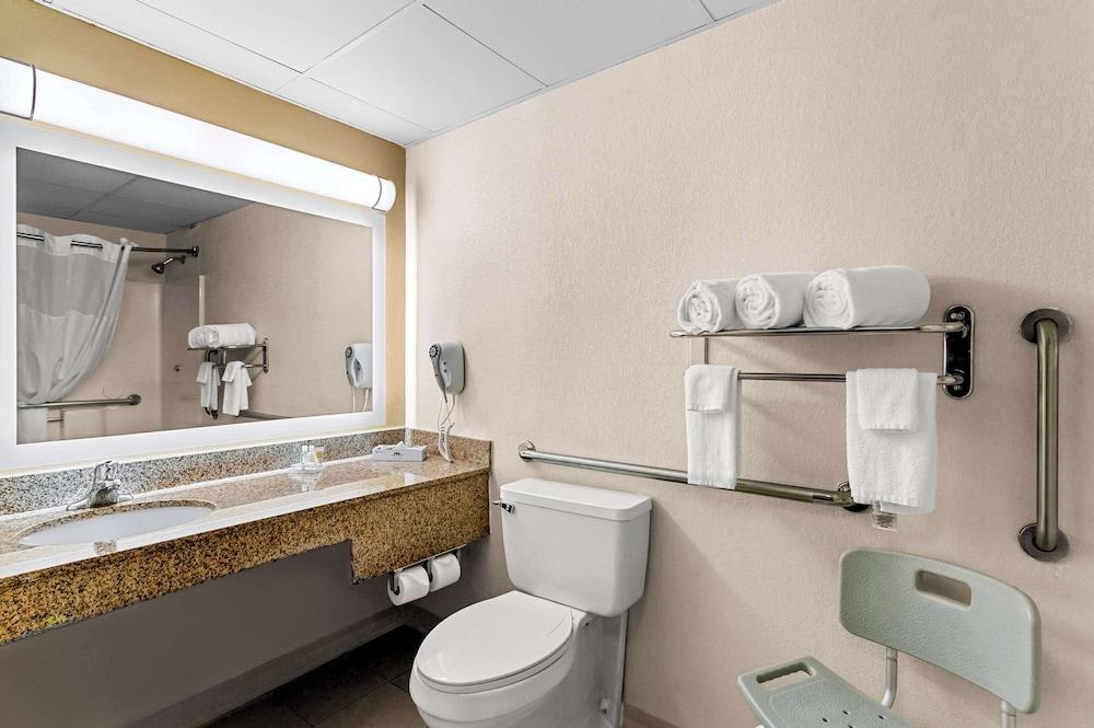 Quality Inn Jessup - Columbia South Near Fort Meade photo 12