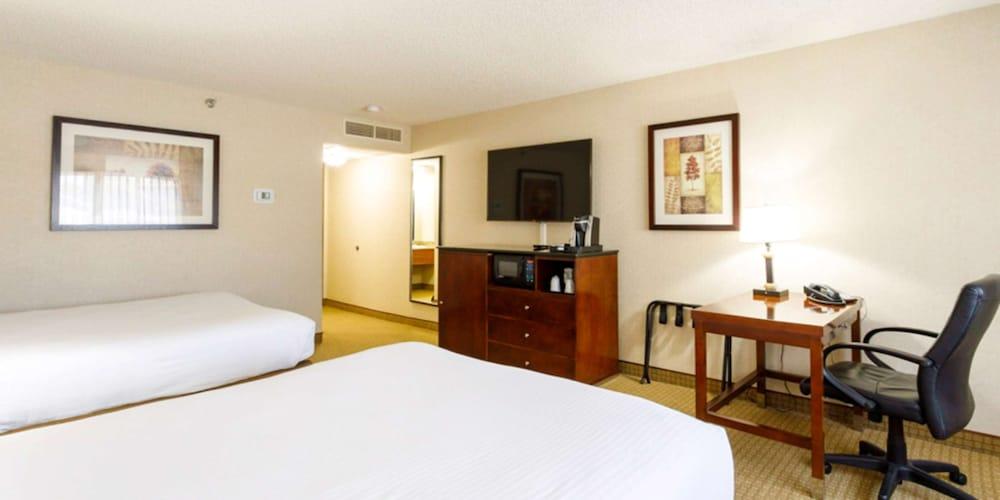 Maverick Hotel and Casino by Red Lion Hotels photo 5