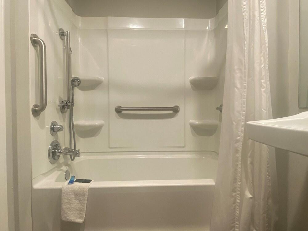 WoodSpring Suites Atlanta Airport photo 8