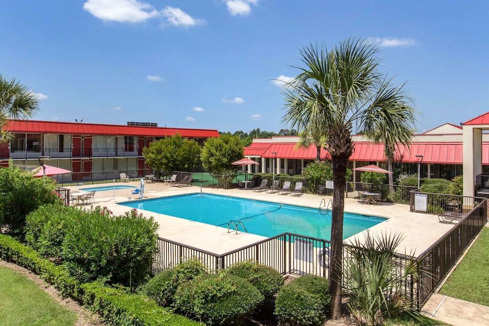 Ramada by Wyndham Santee I-95 photo 32