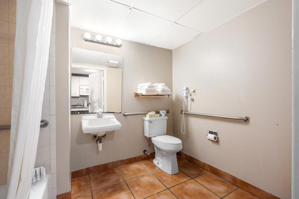 Tidelands Caribbean Hotel and Suites photo 13