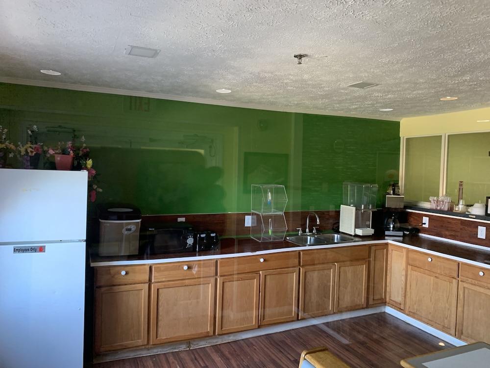 Holiday Lodge photo 15