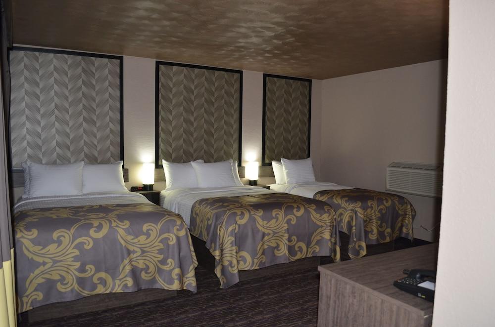 AArya Hotel By Niagara Fashion Outlets photo 10