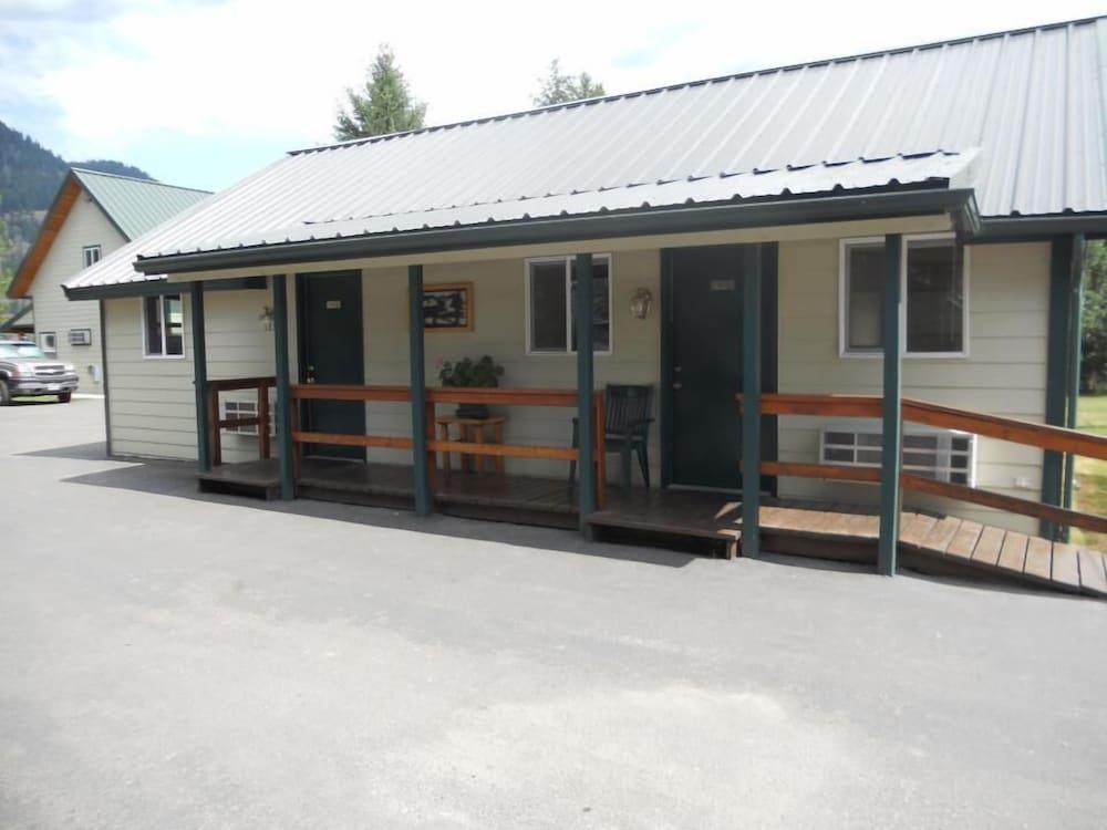 Lakeside Resort and Motel photo 59