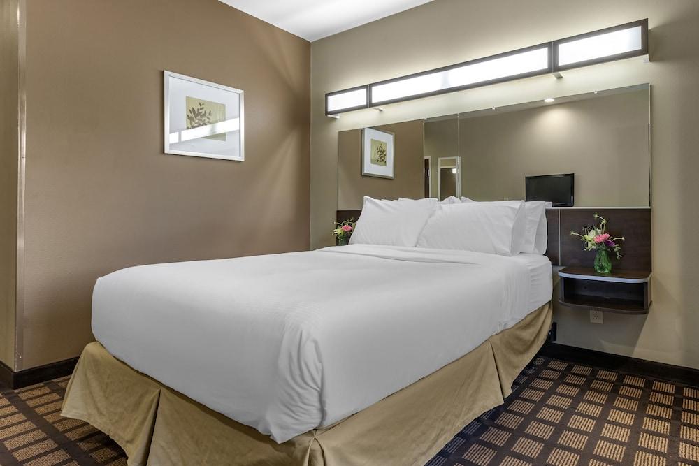 Microtel Inn & Suites By Wyndham Sylva Dillsboro Area photo 5