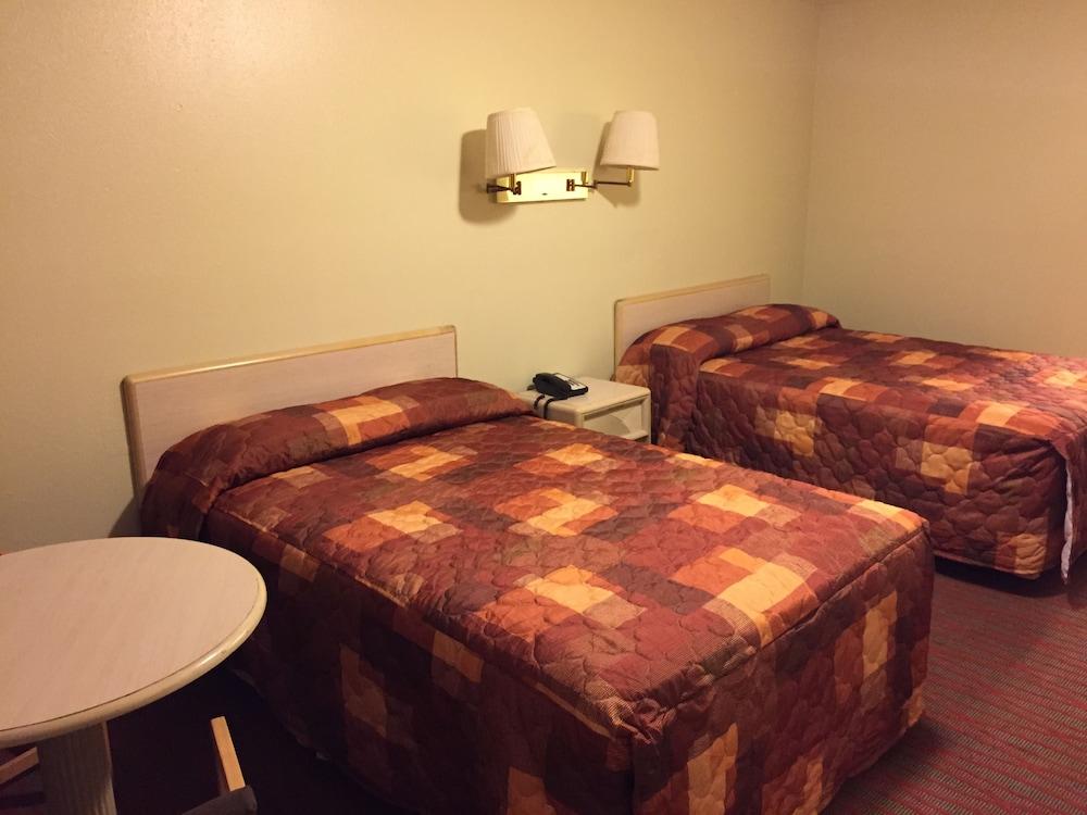 Sebring Inn photo 7