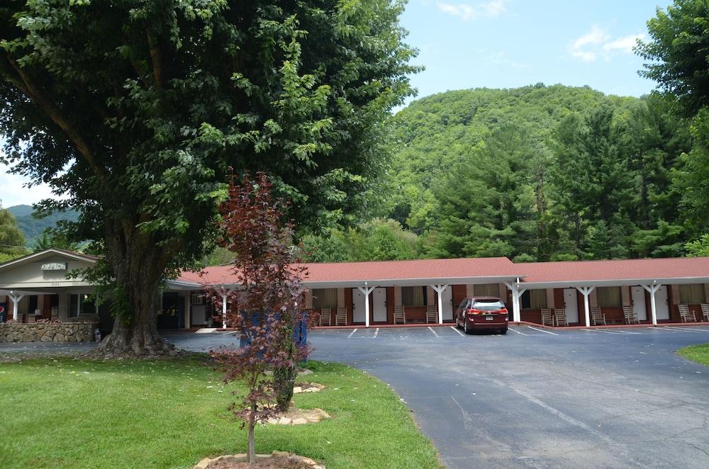 Travelowe's Motel photo 43