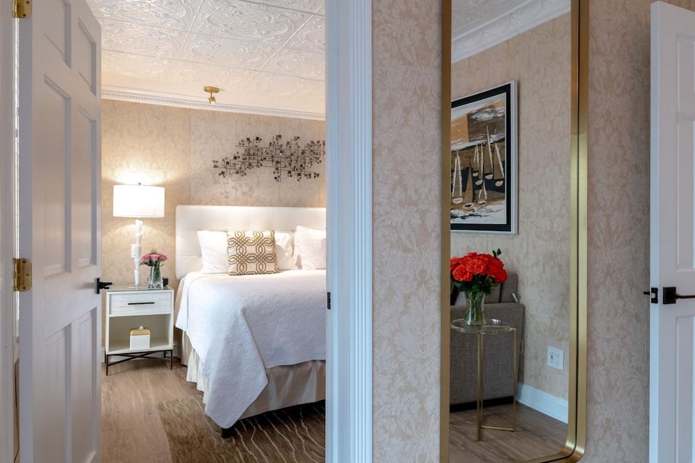 Chateau Inn and Suites photo 26