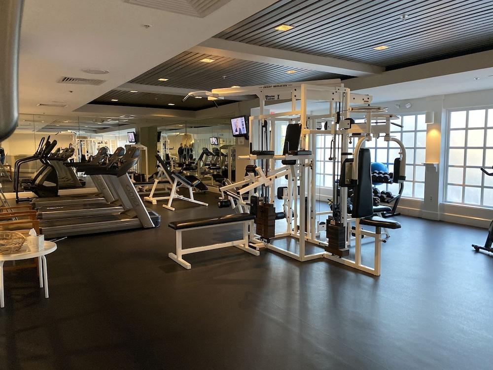 Water's Edge Resort & Spa photo 53
