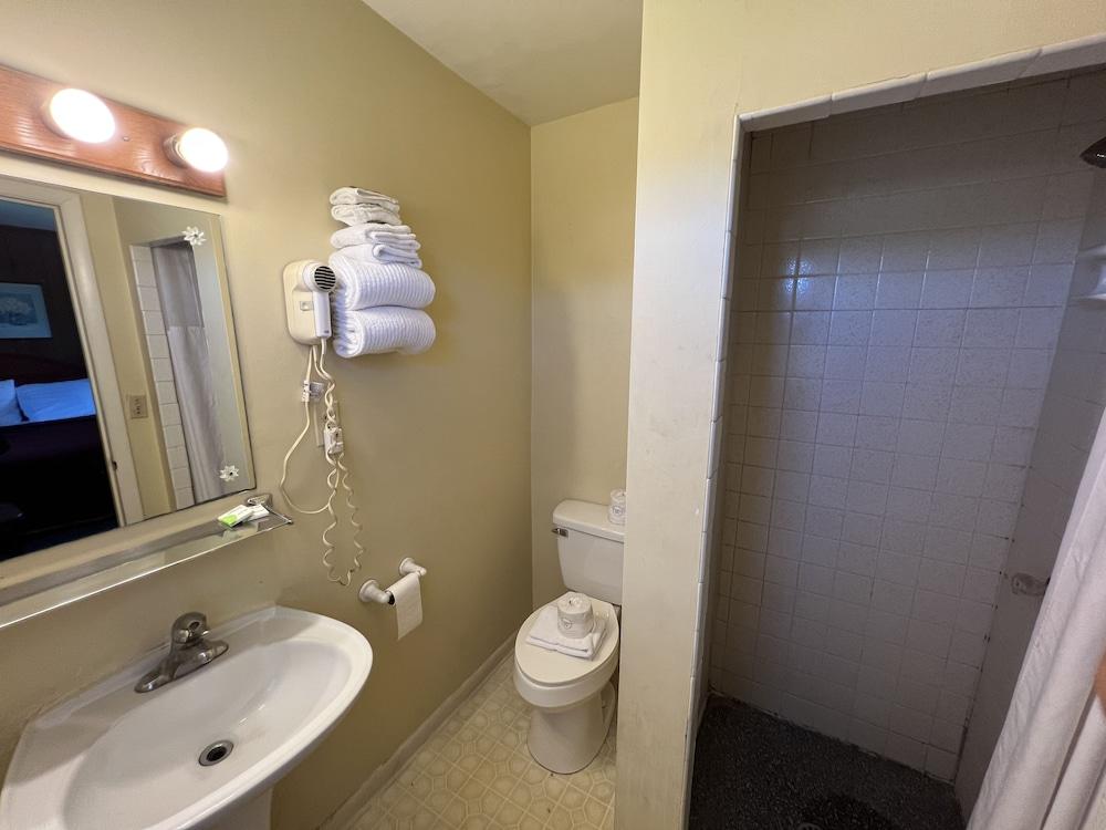 Relax Inn By OYO Natural Bridge I-81 photo 18